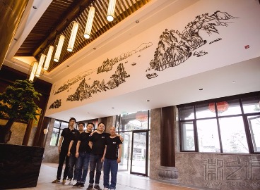 蕪湖鳩茲古鎮(zhèn)綠心谷酒店餐廳背景墻鐵畫(huà)《百里皖江圖》